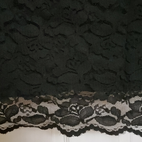 Lace Short Skirt XL - Picture 2 of 2